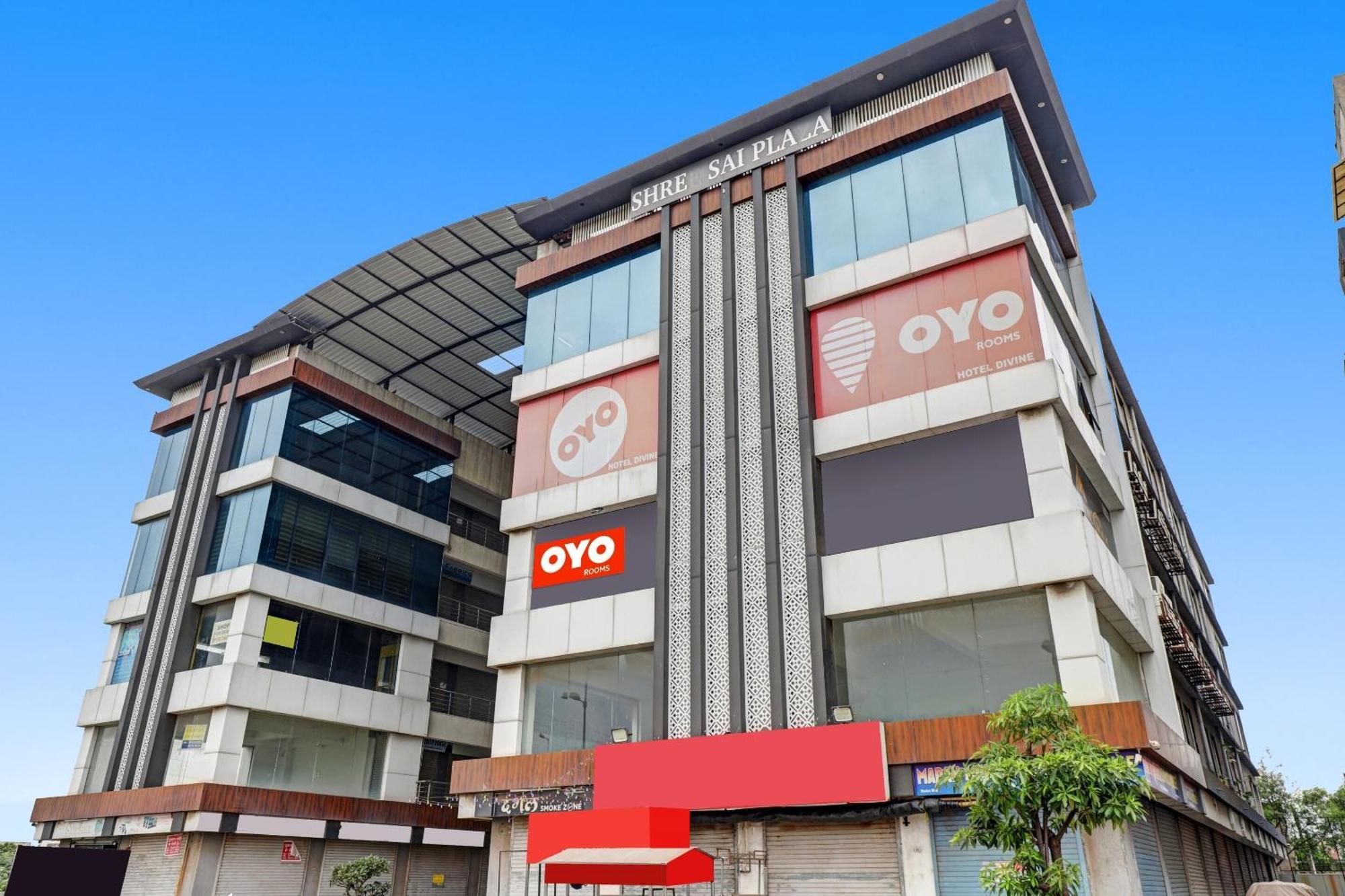 Hotel O Max سورات المظهر الخارجي الصورة